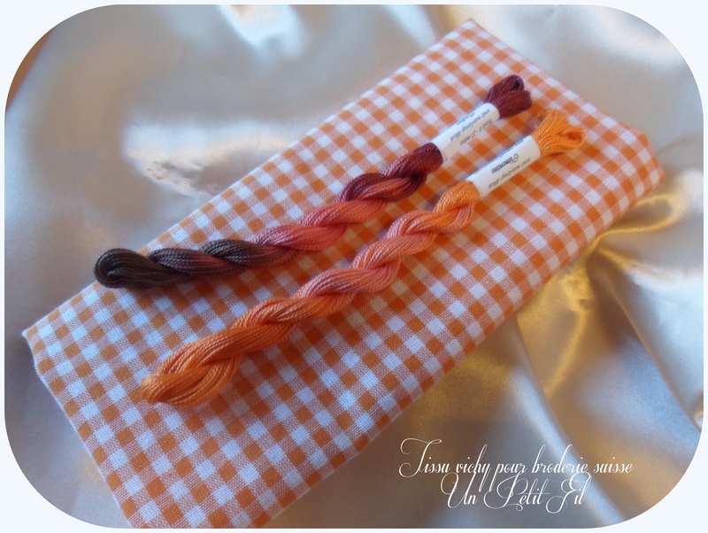 Tissu vichy orange pour broderie suisse un petit fil 2
