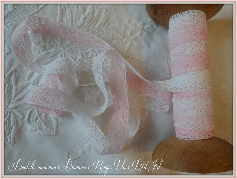 Dentelle ancienne brumes rouges 2