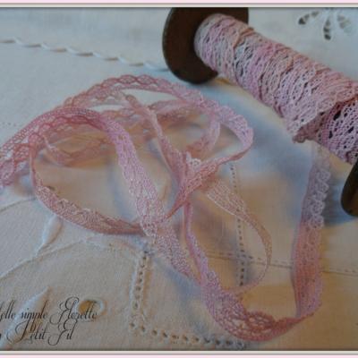 Dentelle simple florette 1