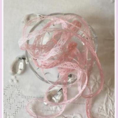 Dentelle simple satin un petit fil