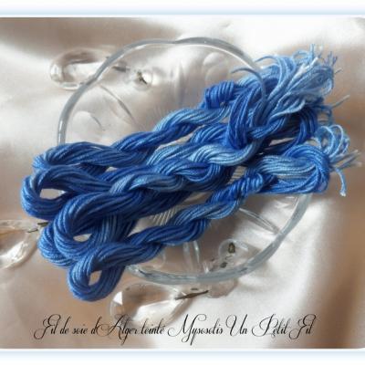 Fil de soie d alger teinte myosotis un petit fil