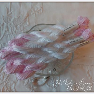 Fil perle 5 brumes roses un petit fil