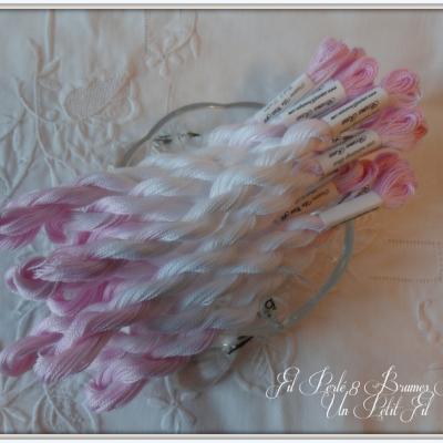 Fil perle 8 brumes roses un petit fil