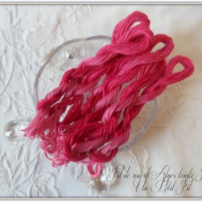 Fil soie d alger teinte fushia un petit fil