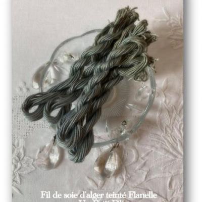 Fils de soie teintes flanelle un petit fil