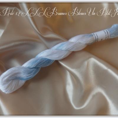 Perles 12 xxl brumes bleues un petit fil