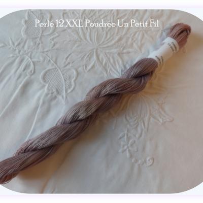 Perles 12 xxlpoudree un petit fil