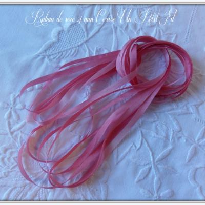 Ruban de soie 4 mm cerise un petit fil