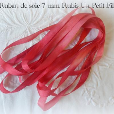 Ruban de soie 7 mm rubis un petit fil