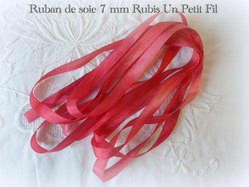 Ruban de soie 7 mm rubis un petit fil