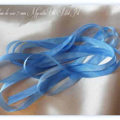 Ruban de soie myosotis 7 mm un petit fil