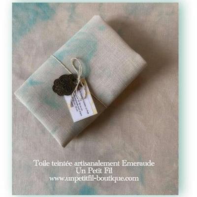 Toile teintee emeraude un petit fil
